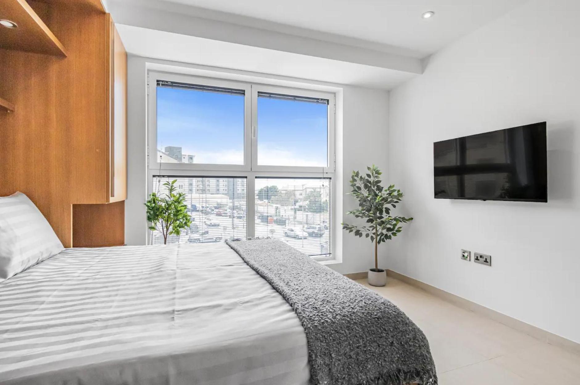 West One Studio Apartments Gibraltar Exterior photo